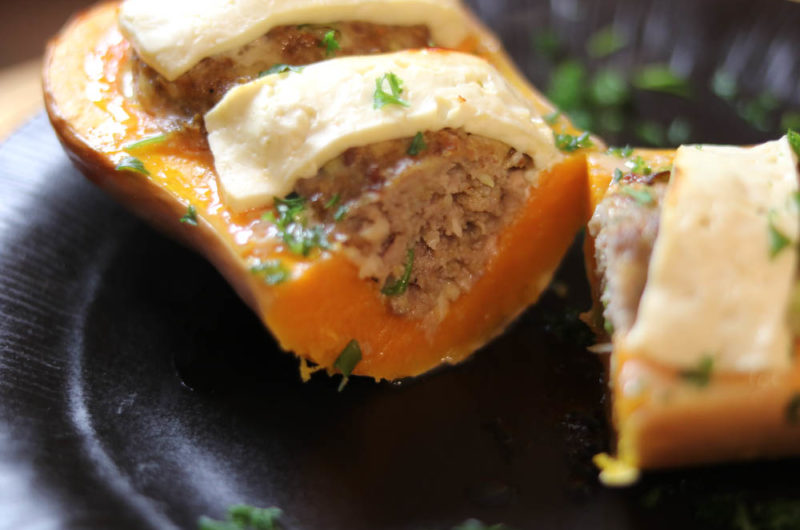 Butternut Kürbis gefüllt mit Hackfleisch - Chalapen