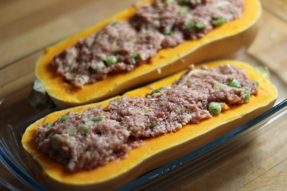 Butternut Kürbis gefüllt mit Hackfleisch - Chalapen