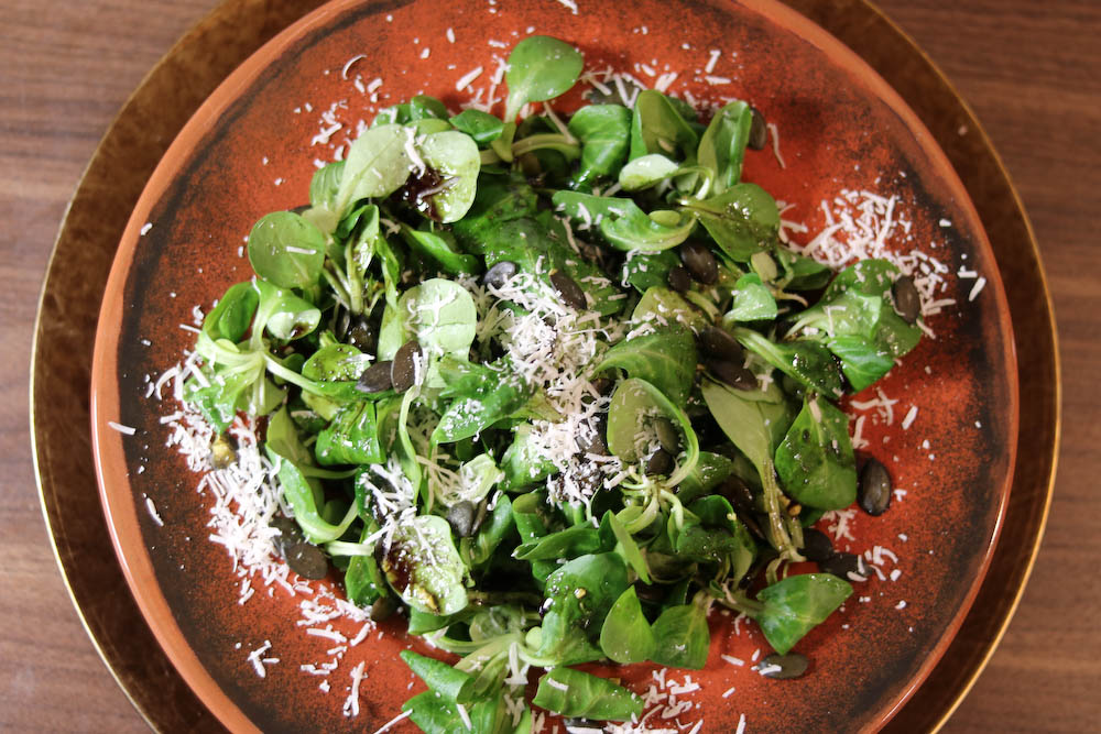 Feldsalat mit Kürbiskernöl-Dressing - Chalapen