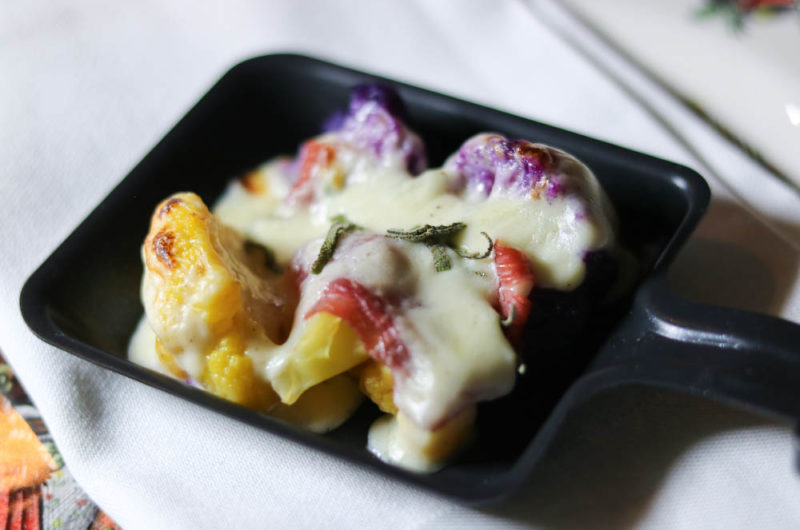 Raclette: Blumenkohl mit Bacon und Zitronen-Béchamel