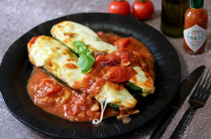 Zucchini mit Polenta-Füllung