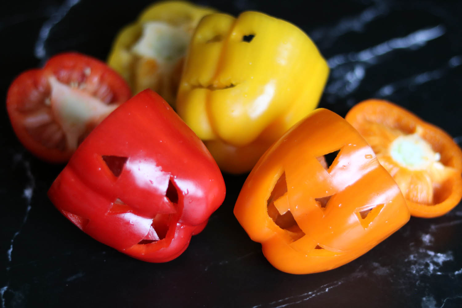 Gefüllte Halloween Paprika - Chalapen